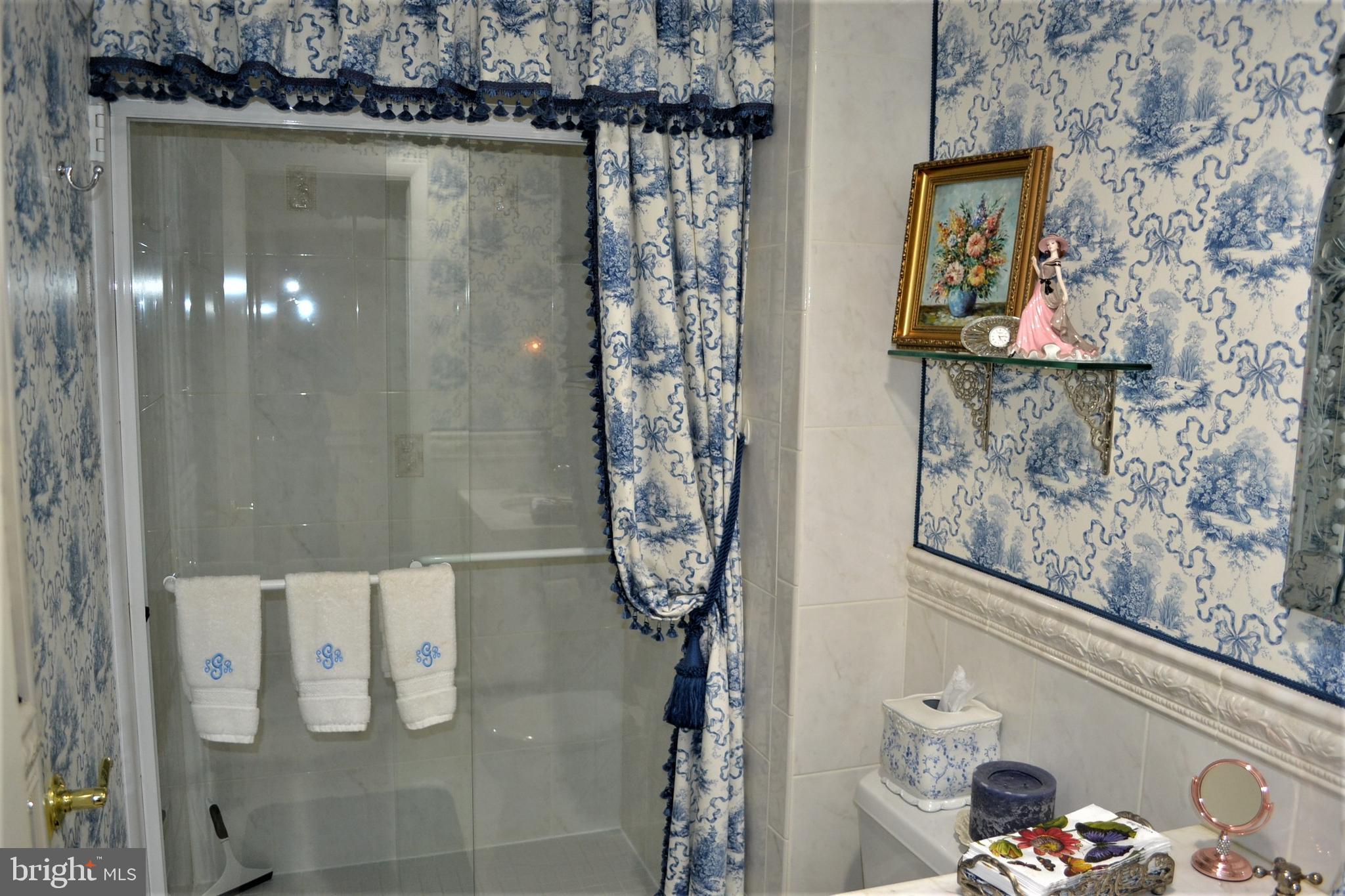 8531 Ridgeway Street Philadelphia, PA 19111 - Photo 26 of 44 Full bath with privacy door
