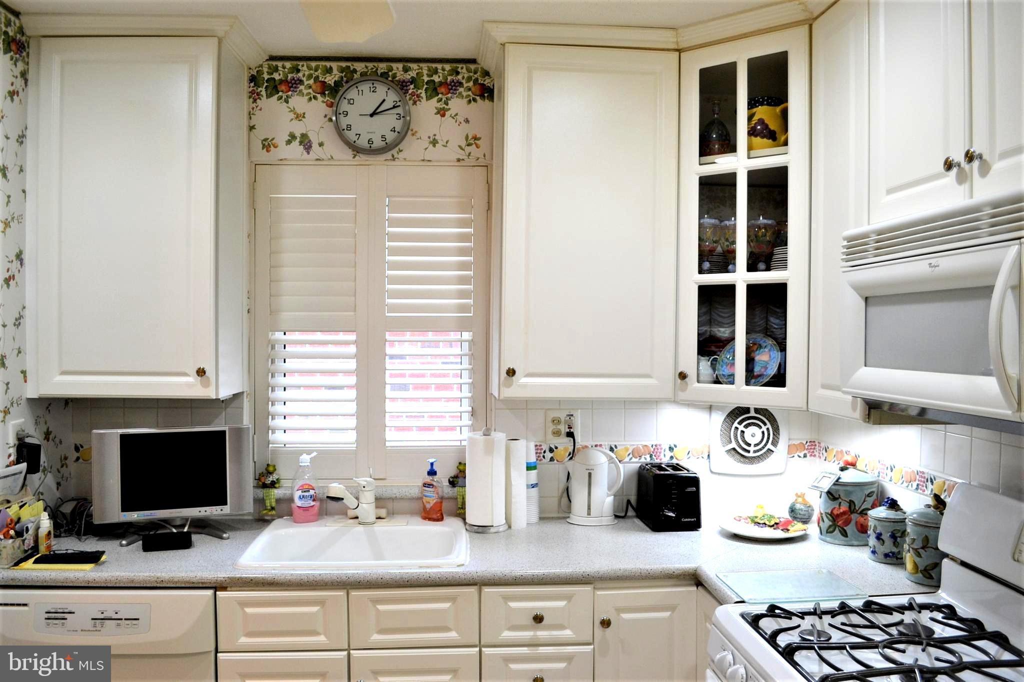 8531 Ridgeway Street Philadelphia, PA 19111 - Photo 10 of 44 Gourmet Kitchen
