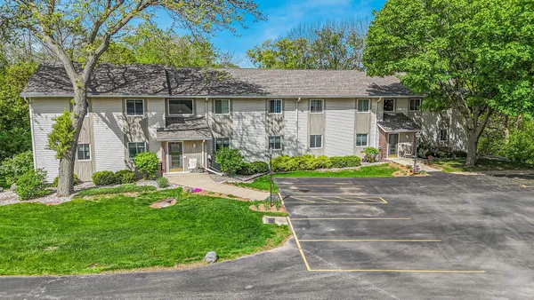 $160,000 | 1 Altendorf Place, Unit 8, Kaukauna, WI 54130