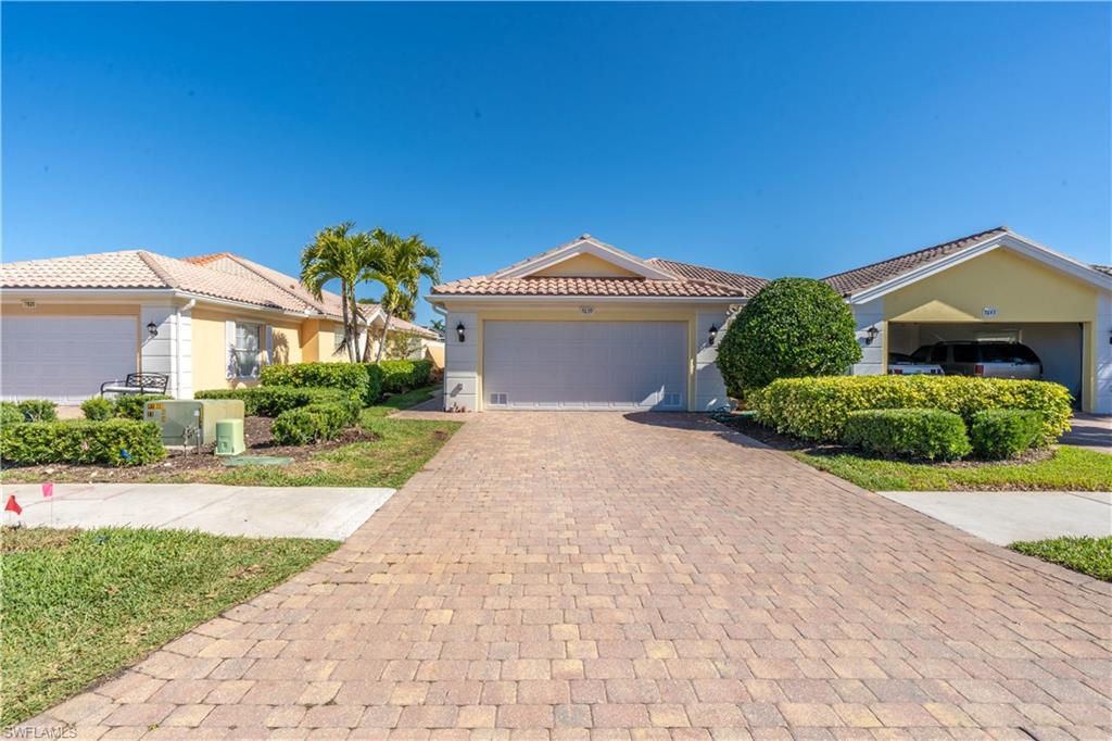 7639 Novara Court Naples, FL 34114 - Photo 4 of 32