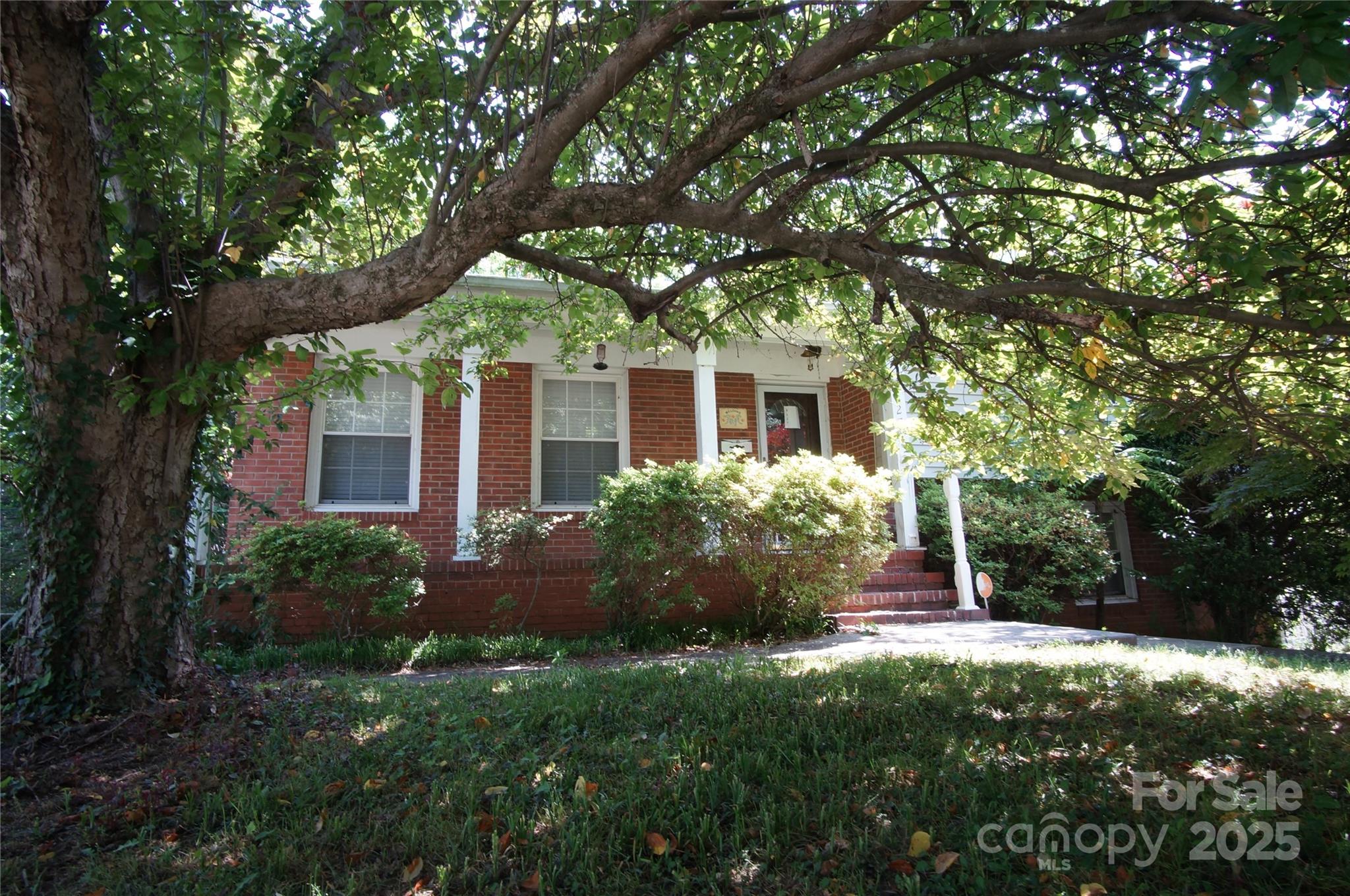 5127 Murrayhill Road Charlotte, NC 28210 - Photo 1 of 24 Gallery Image 1
