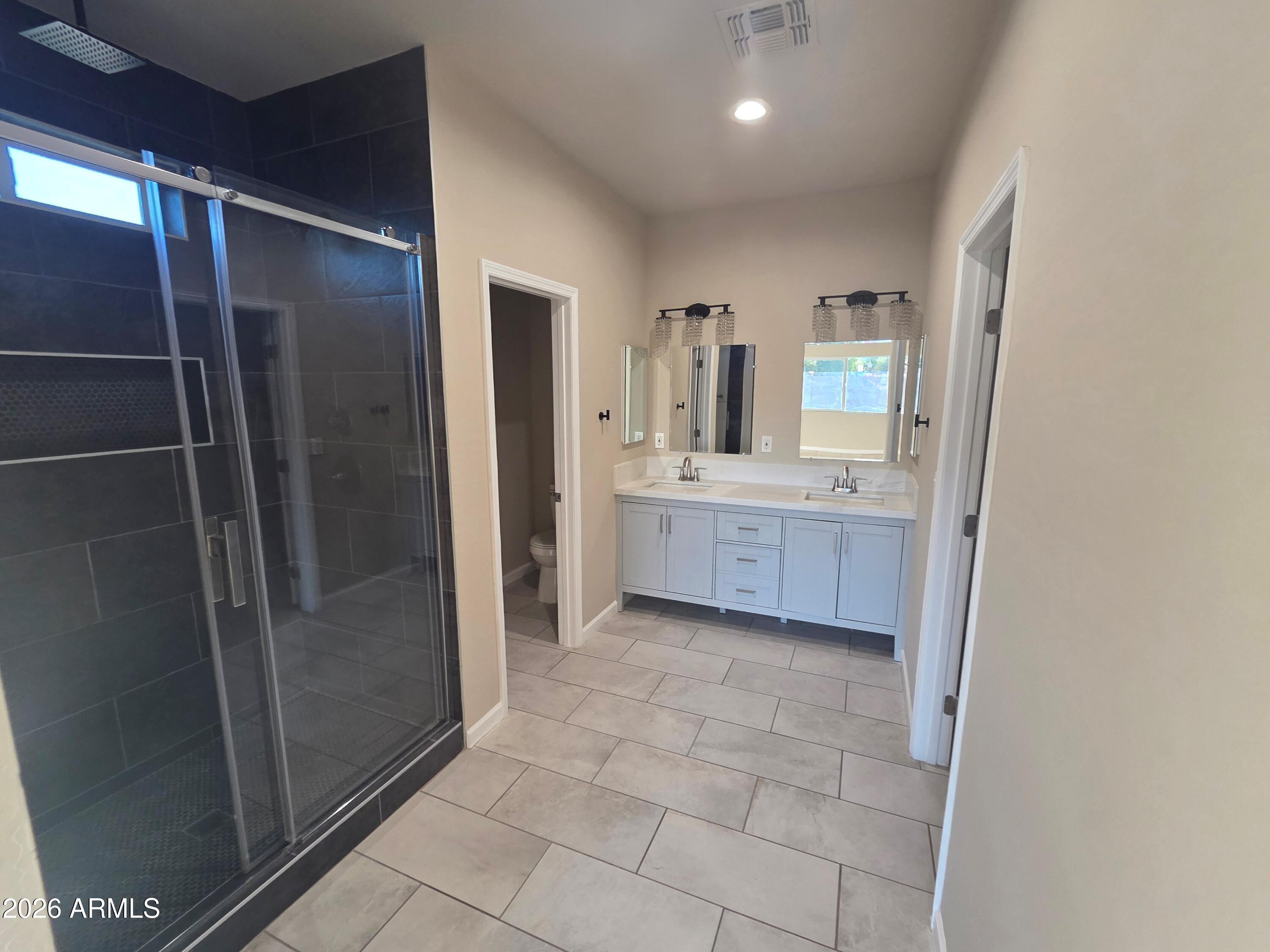 913 East Fremont Road, Unit 3 Phoenix, AZ 85042 - Photo 7 of 17 20260609_062539