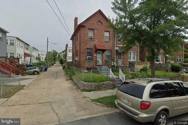 $3,200 | 829 Somerset Place Northwest, Washington, DC 20011