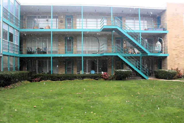 $1,450 | 220 North Kenilworth Avenue, Unit 3, Oak Park, IL 60302