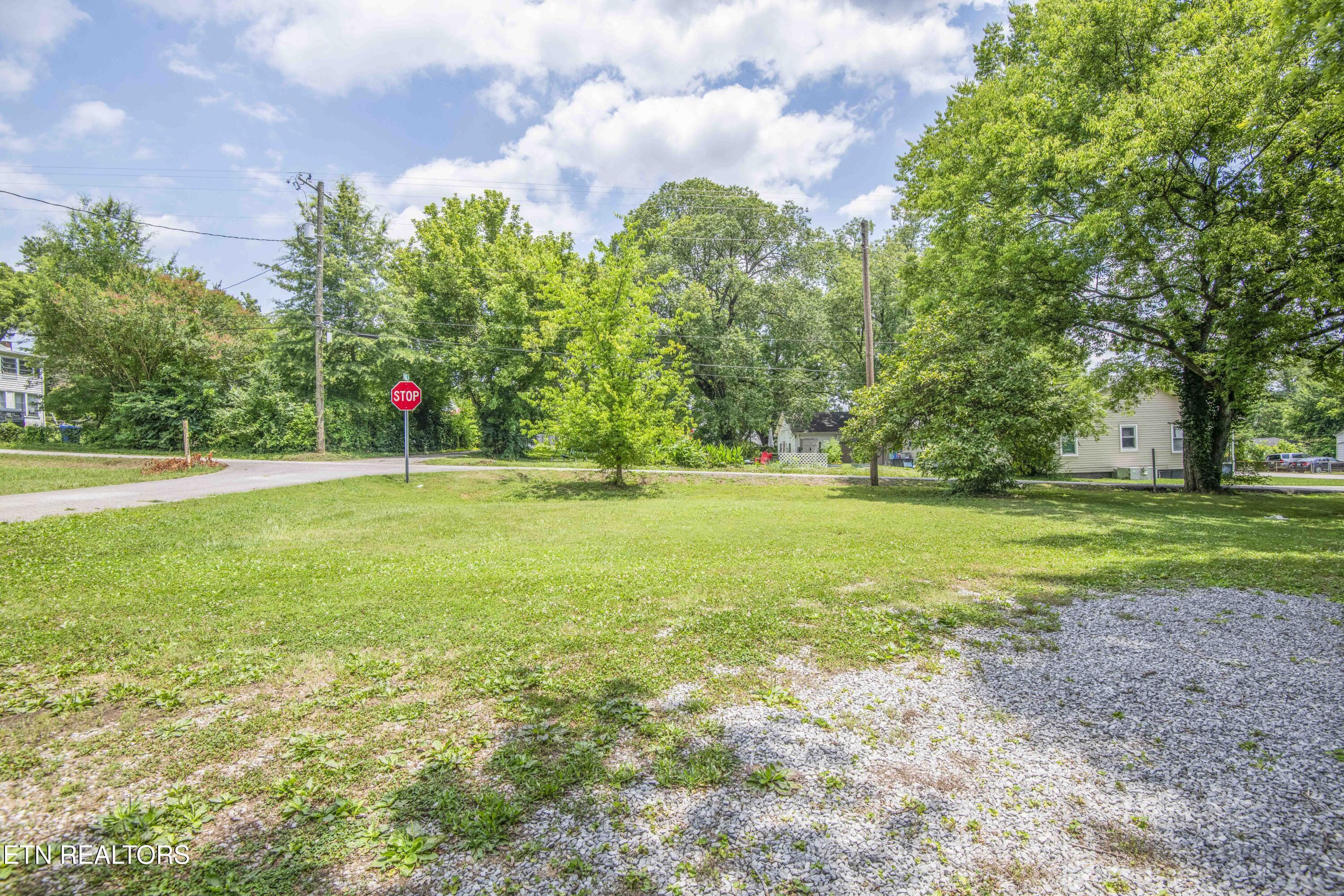 912 Medaris Street Clinton, TN 37716 - Photo 39 of 44 yard 2_1