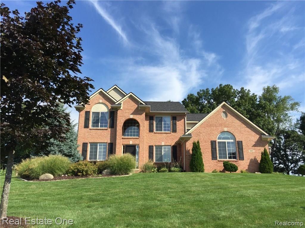 9975 Viewcrest Court Howell, MI 48843 - Photo 1 of 34 Front.jpg