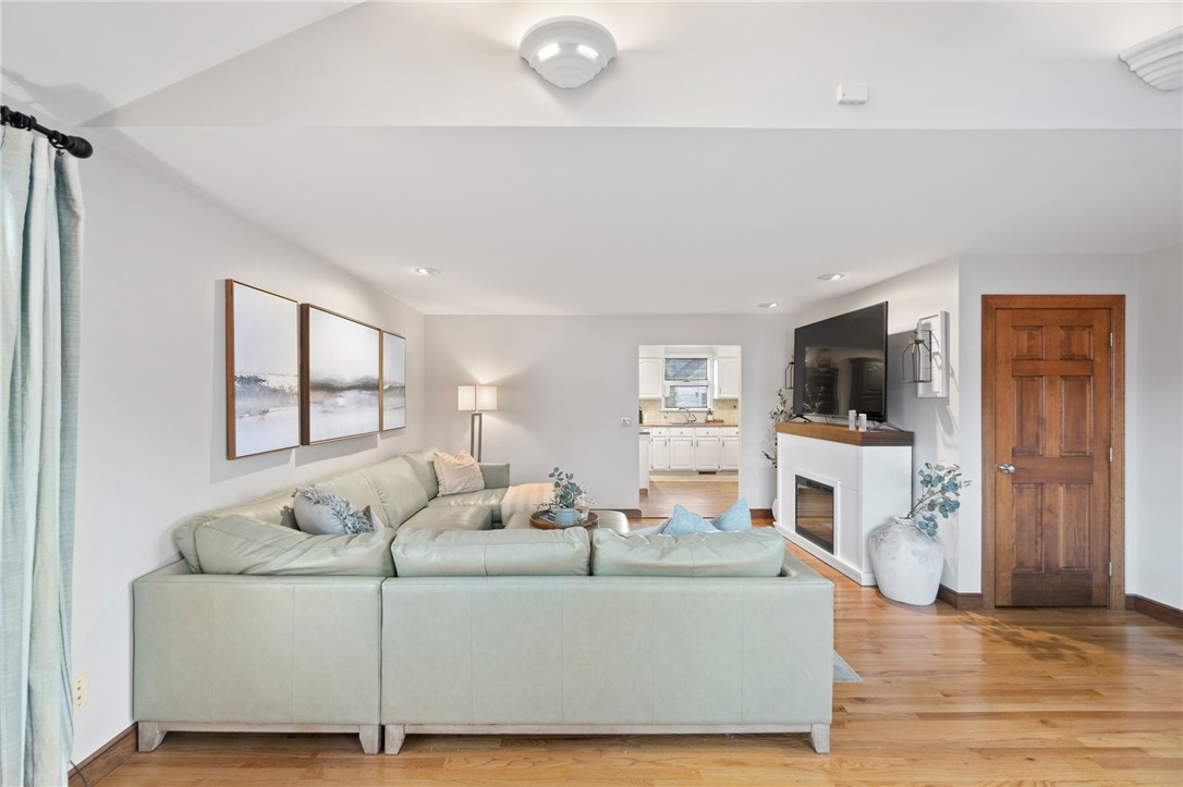 219 Irving Road Warwick, RI 02888 - Photo 19 of 49 Gallery Image 19