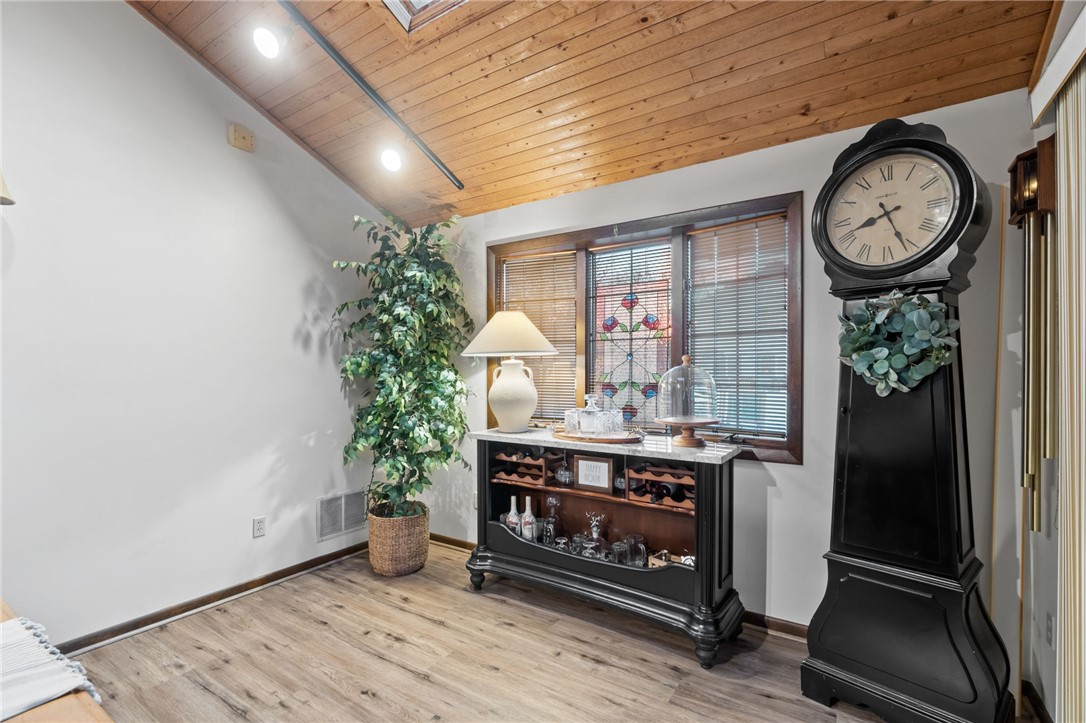 219 Irving Road Warwick, RI 02888 - Photo 8 of 49 Gallery Image 8