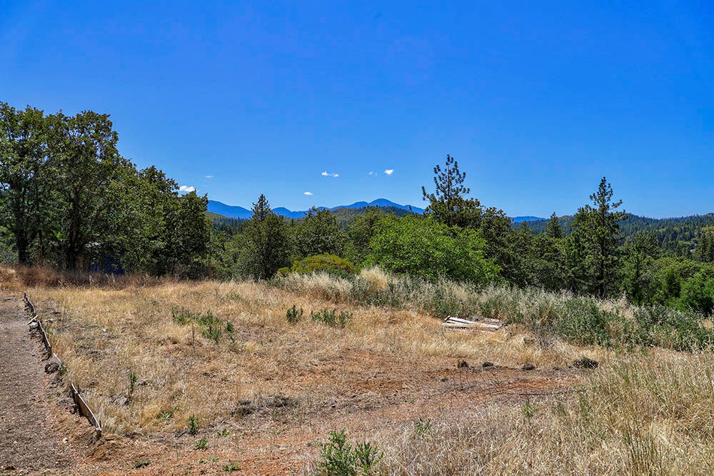 361 Trollview Road Grants Pass, OR 97527 - Photo 29 of 42 28