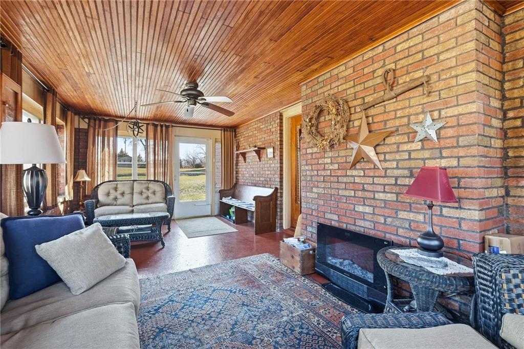 509 Brownstown Road Irwin, PA 15642 - Photo 32 of 47