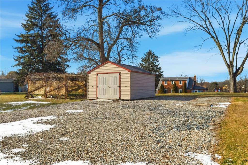 509 Brownstown Road Irwin, PA 15642 - Photo 8 of 47