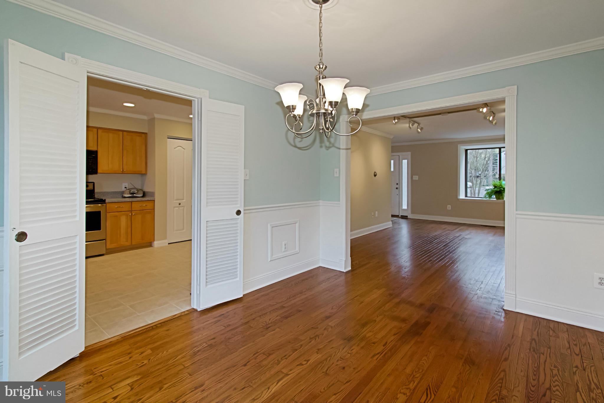 2025 Golf Course Drive Reston, VA 20191 - Photo 8 of 27 DR is Just Beautiful - Mus See in Person!