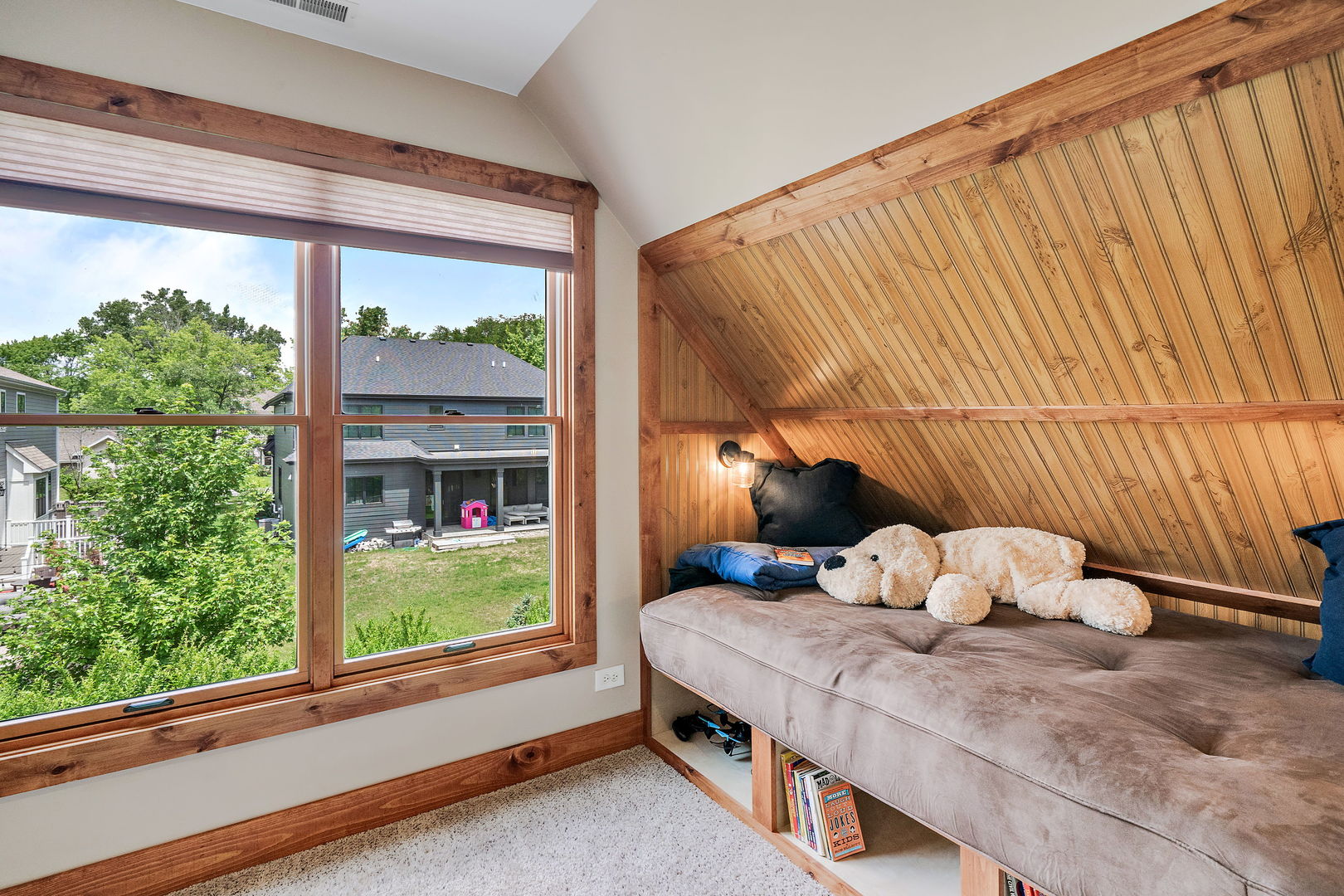 4511 Cumnor Road Downers Grove, IL 60515 - Photo 30 of 42 a bedroom with a bed and a window
