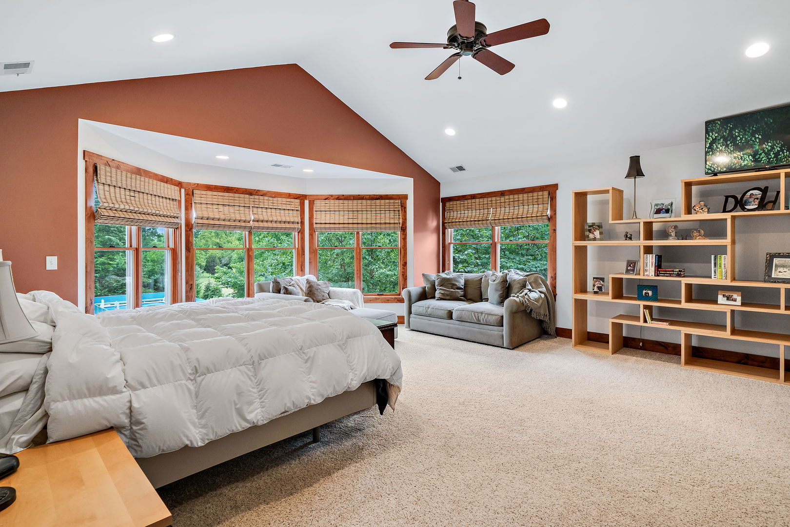 4511 Cumnor Road Downers Grove, IL 60515 - Photo 32 of 42 a bed room with a bed and a large window