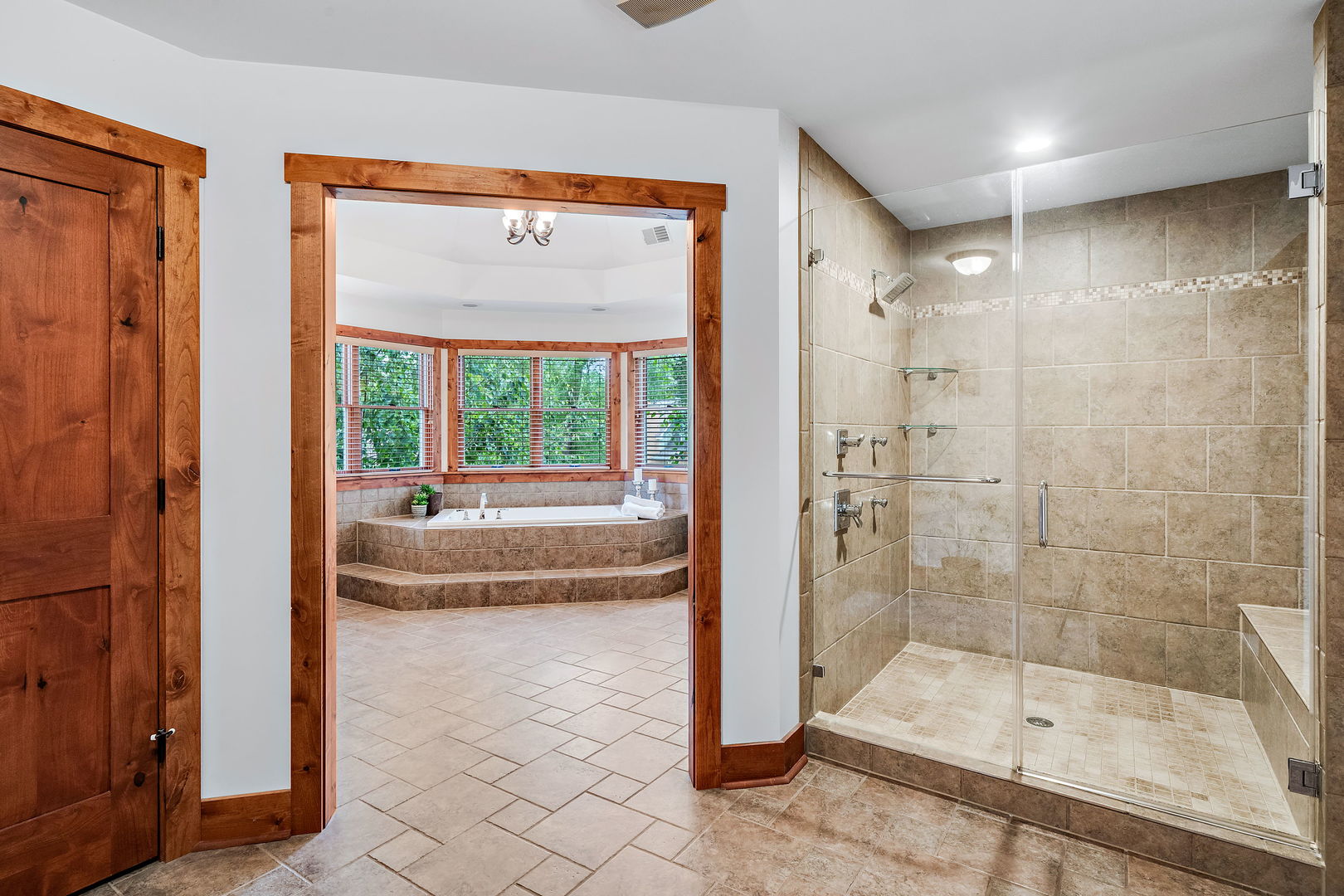 4511 Cumnor Road Downers Grove, IL 60515 - Photo 35 of 42 a bathroom with a tub shower and sink