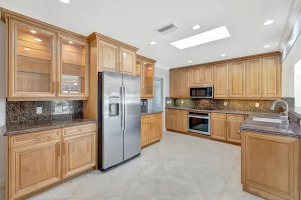 $2,240,000 | 3851 Northeast 27th Avenue, Lighthouse Point, FL 33064
