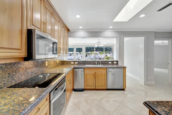 $2,240,000 | 3851 Northeast 27th Avenue, Lighthouse Point, FL 33064