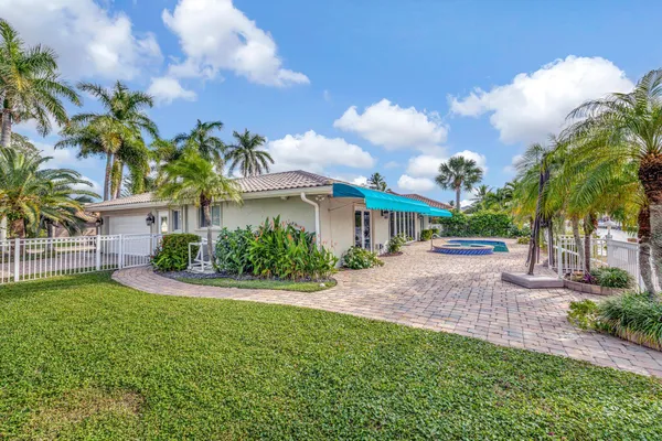$2,240,000 | 3851 Northeast 27th Avenue, Lighthouse Point, FL 33064