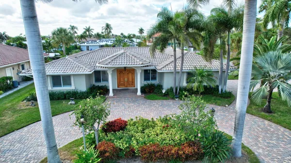 $2,240,000 | 3851 Northeast 27th Avenue, Lighthouse Point, FL 33064