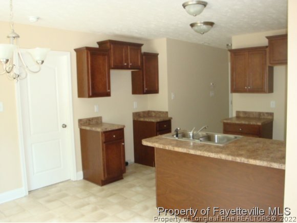546 Hammond Farms Road Hope Mills, NC 28348 - Photo 5 of 10 Gallery Image 5