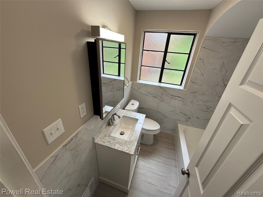 70 Mohawk Road Pontiac, MI 48341 - Photo 10 of 24