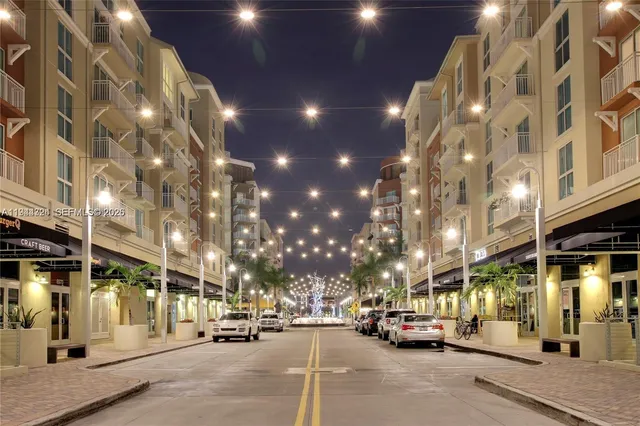 $2,300 | 7280 Southwest 90th Street, Unit 609, Miami, FL 33156