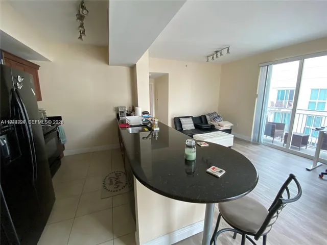 $2,300 | 7280 Southwest 90th Street, Unit 609, Miami, FL 33156