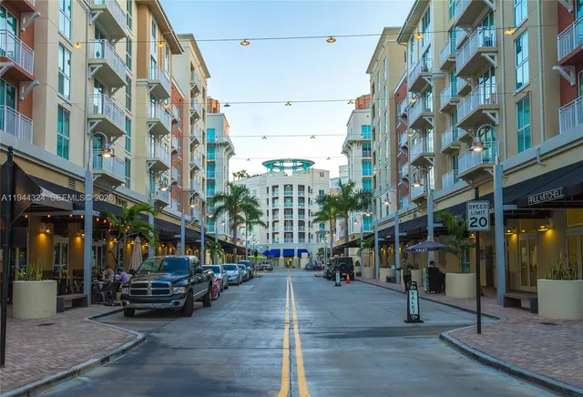 $2,300 | 7280 Southwest 90th Street, Unit 609, Miami, FL 33156