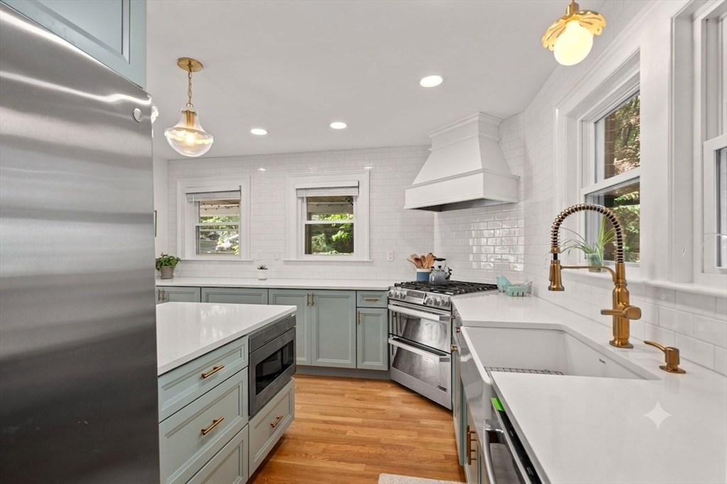 77 Barber Road Framingham, MA 01702 - Photo 6 of 42