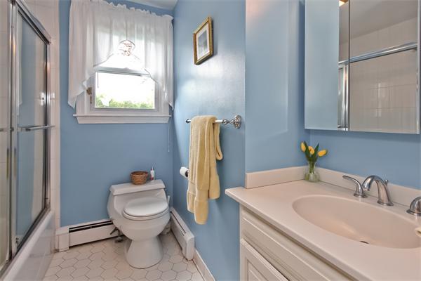 32 Crest Road Framingham, MA 01702 - Photo 14 of 25 Gallery Image 14