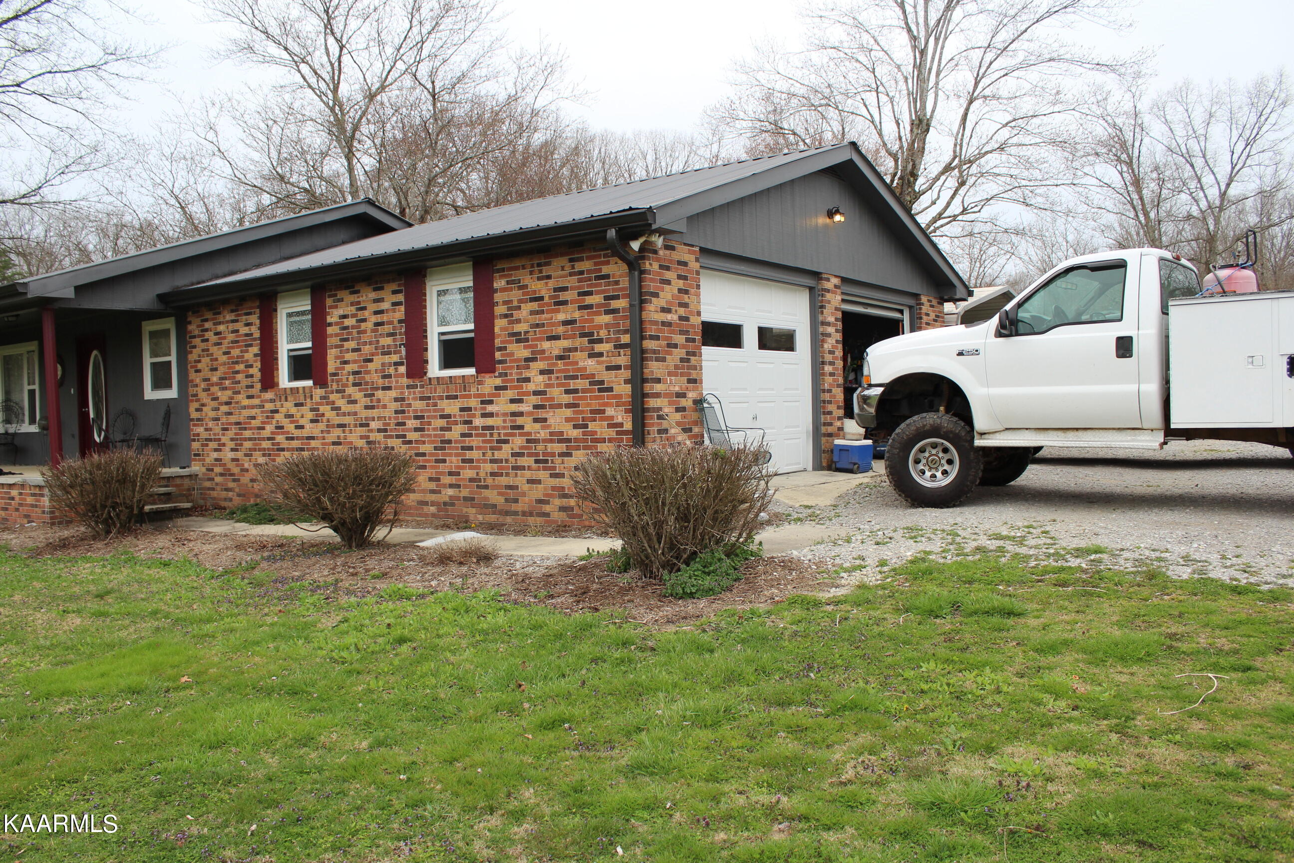 111 Guffey Lane Jamestown, TN 38556 - Photo 13 of 38 002