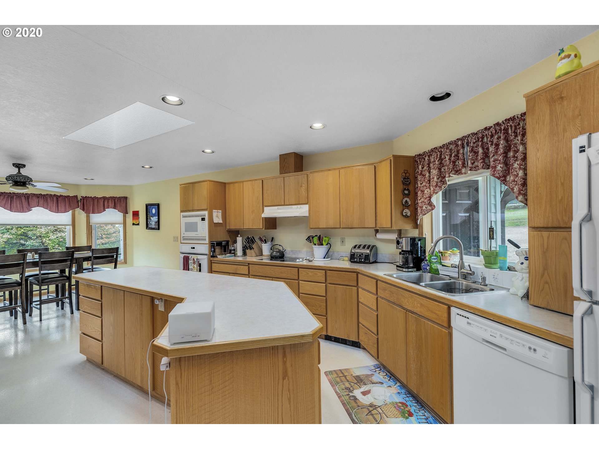 17221 South Outlook Road Oregon City, OR 97045 - Photo 7 of 32