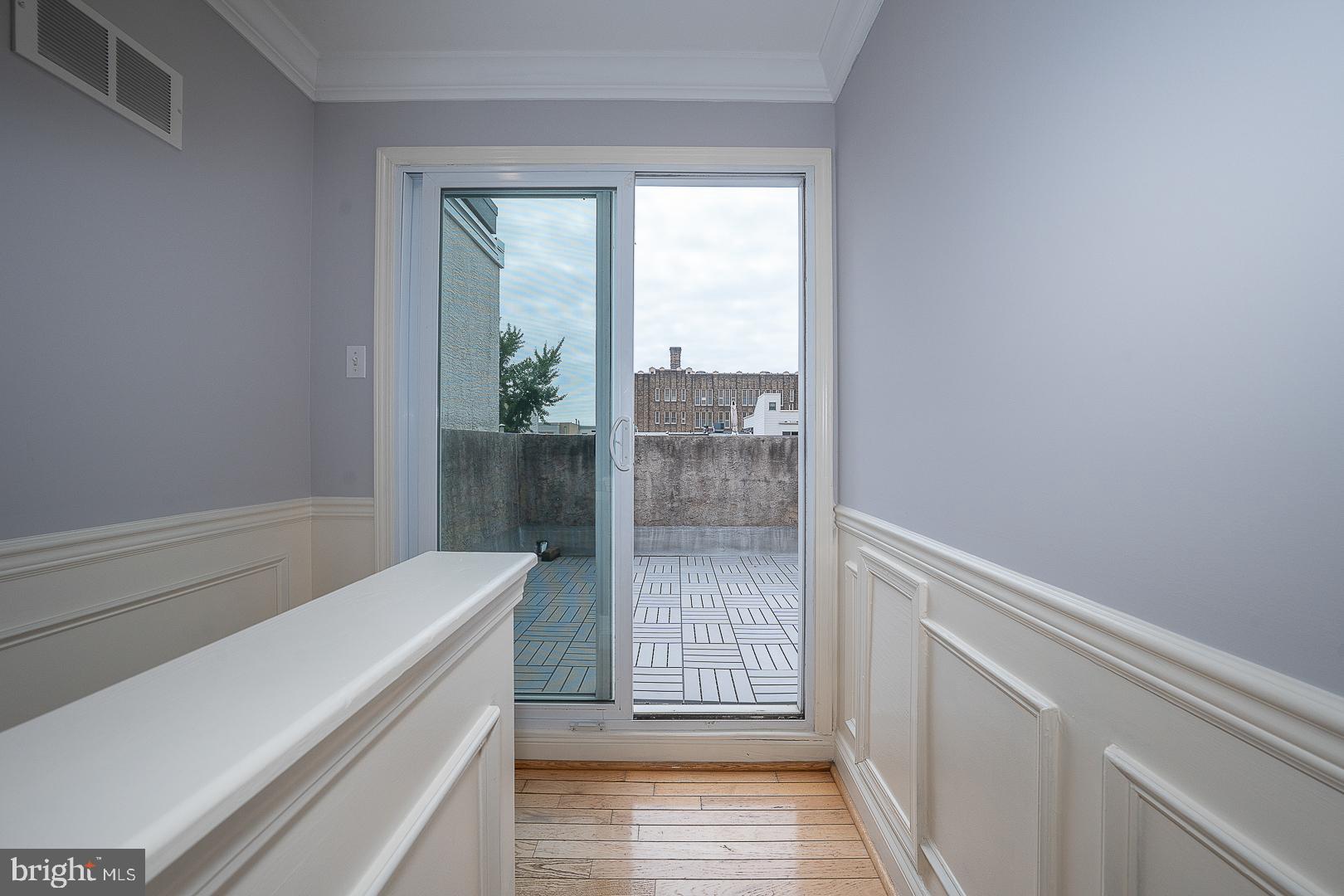 2406 Catharine Street Philadelphia, PA 19146 - Photo 29 of 37 a bathroom with a bathtub and shower