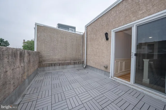 view of outdoor space and yard