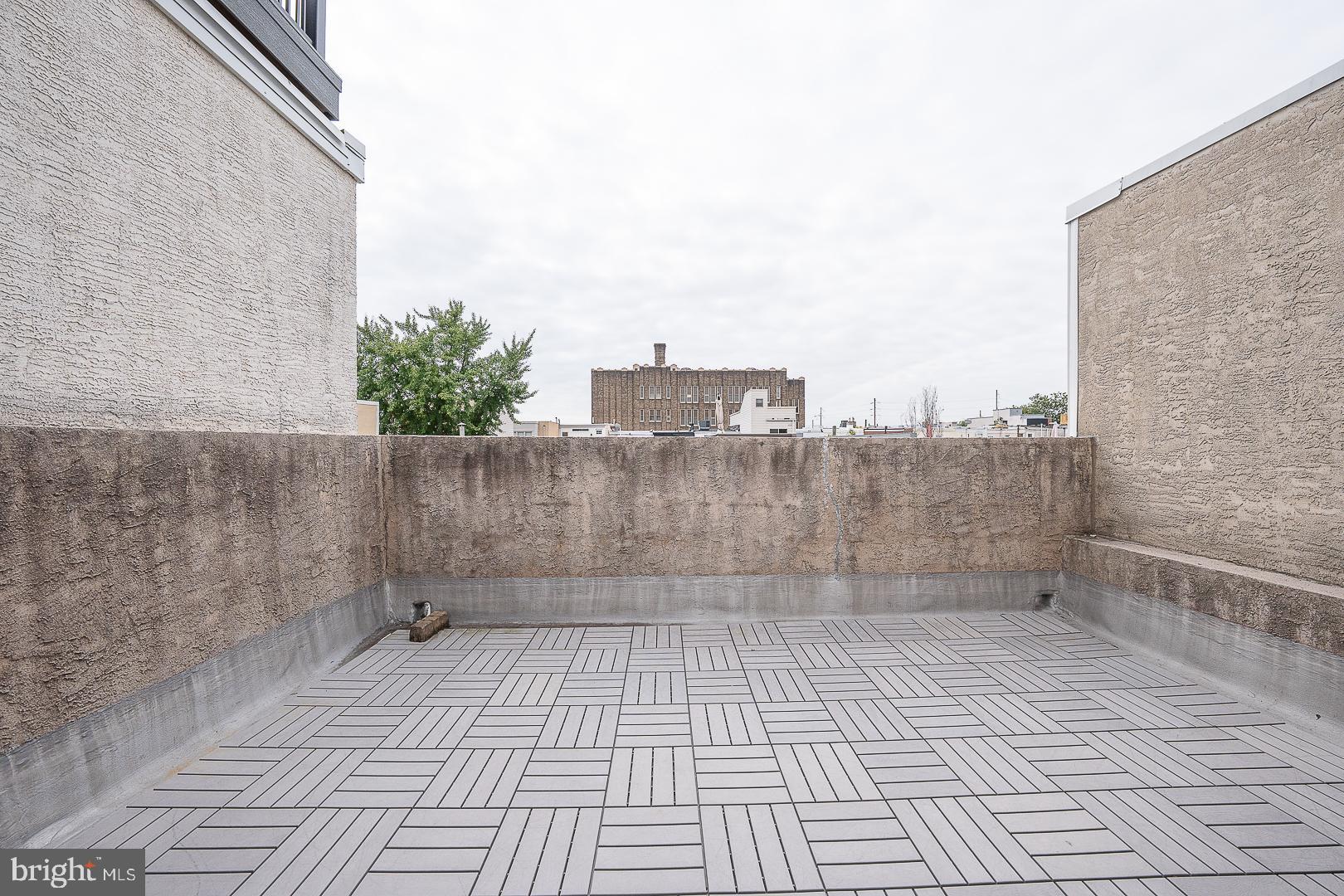 2406 Catharine Street Philadelphia, PA 19146 - Photo 32 of 37 a view of a terrace