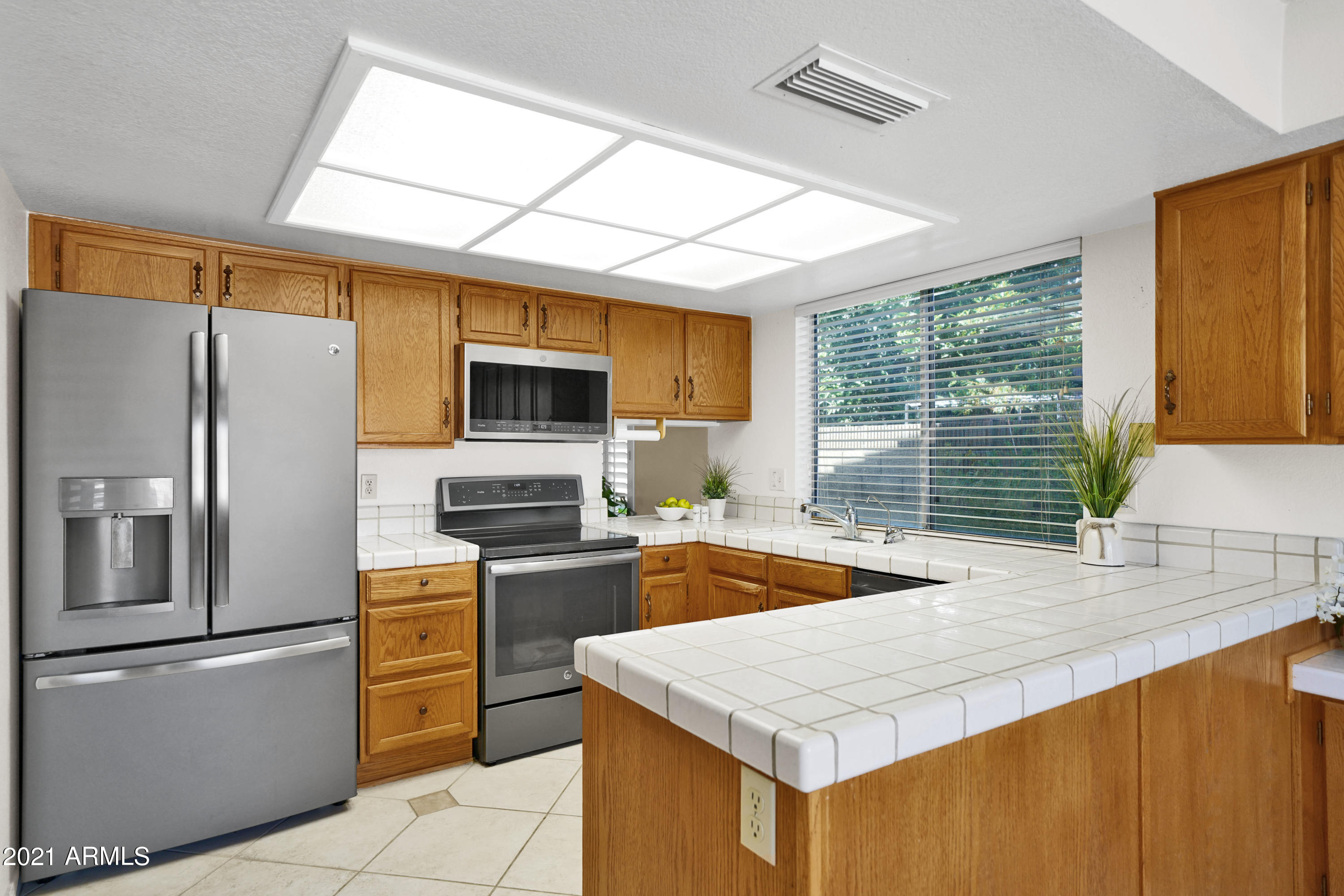 1826 East Redfield Road Phoenix, AZ 85022 - Photo 11 of 34 Stainless Steel Appliances