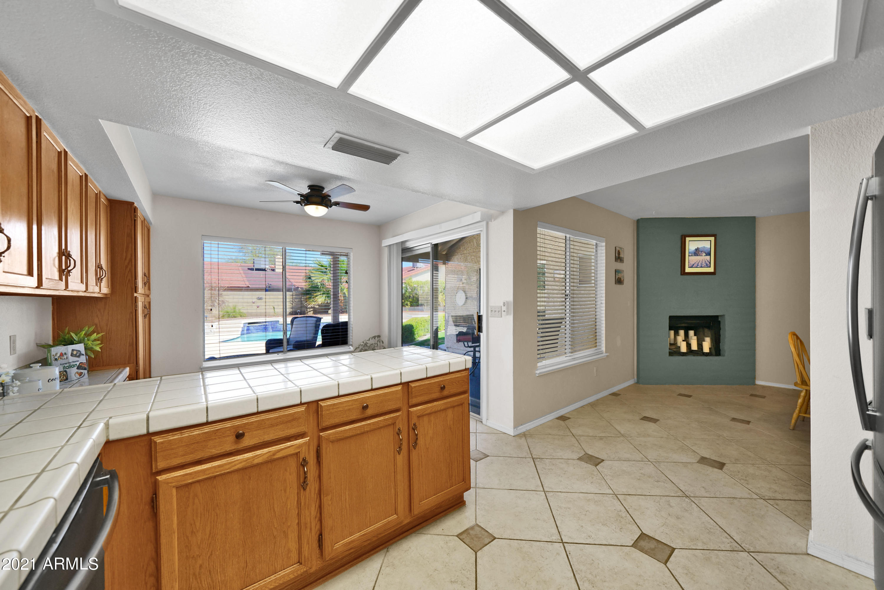 1826 East Redfield Road Phoenix, AZ 85022 - Photo 14 of 34 Kitchen