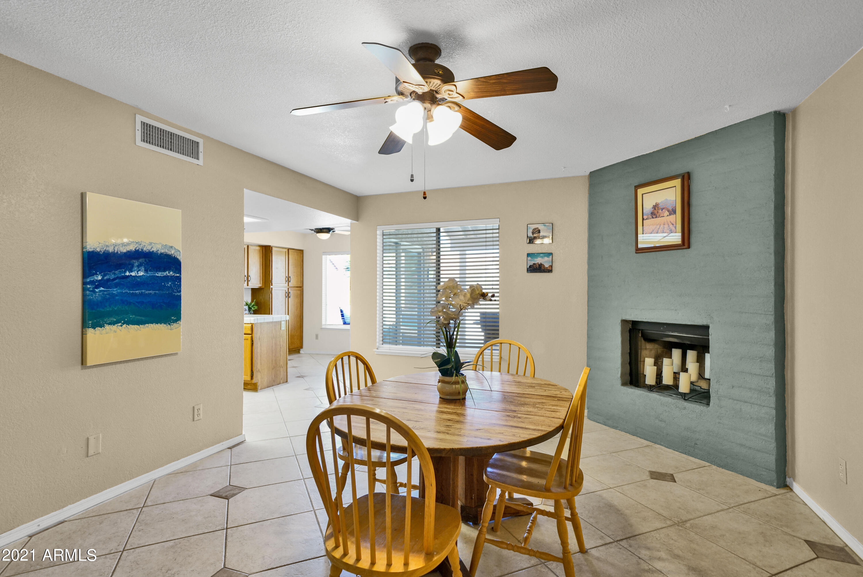 1826 East Redfield Road Phoenix, AZ 85022 - Photo 9 of 34 Family Room