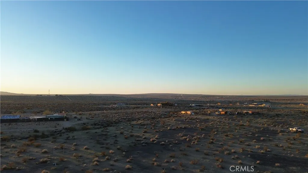 2 Buffalo Trail Helendale, CA 92342 - Photo 7 of 9 a view of an ocean