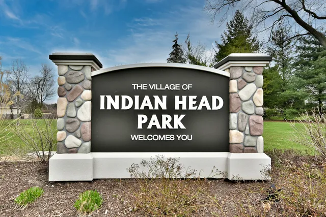 $375,000 | 170 Cascade Drive, Indian Head Park, IL 60525