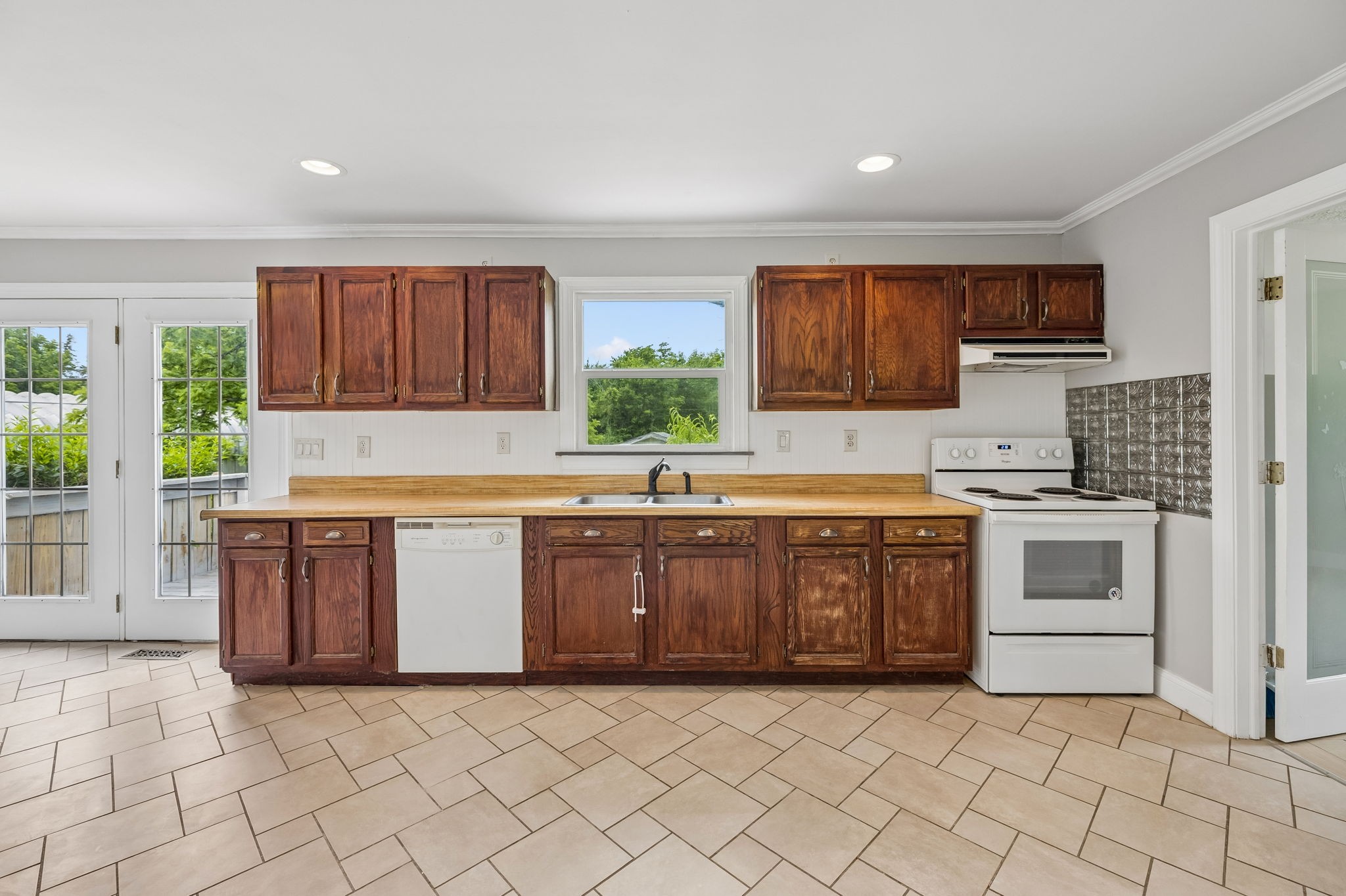 416 Gordon Road Crossville, TN 38572 - Photo 10 of 34