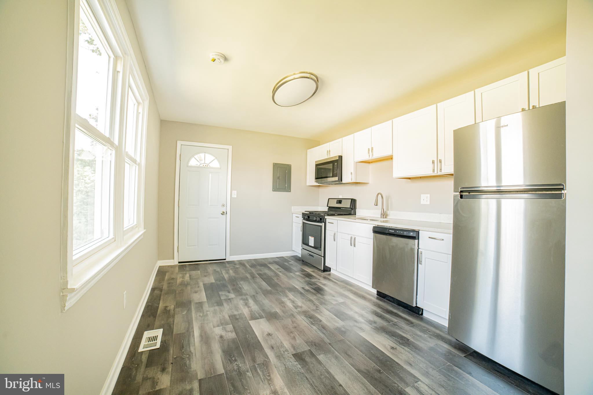 7813 New Battle Grove Road Baltimore, MD 21222 - Photo 14 of 41 Kitchen