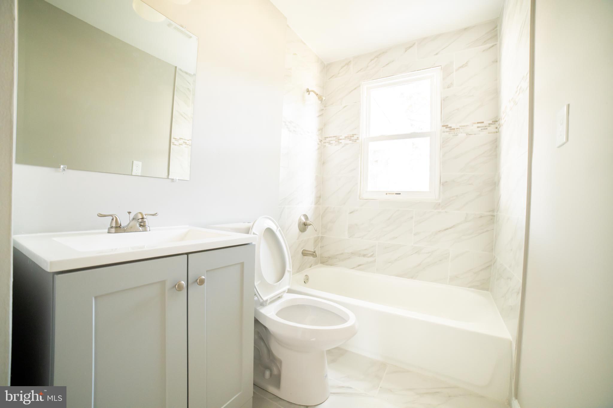 7813 New Battle Grove Road Baltimore, MD 21222 - Photo 23 of 41 Hall full bath