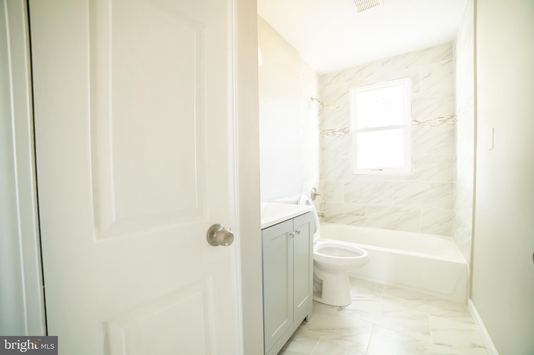 7813 New Battle Grove Road Baltimore, MD 21222 - Photo 24 of 41 Hall full bath