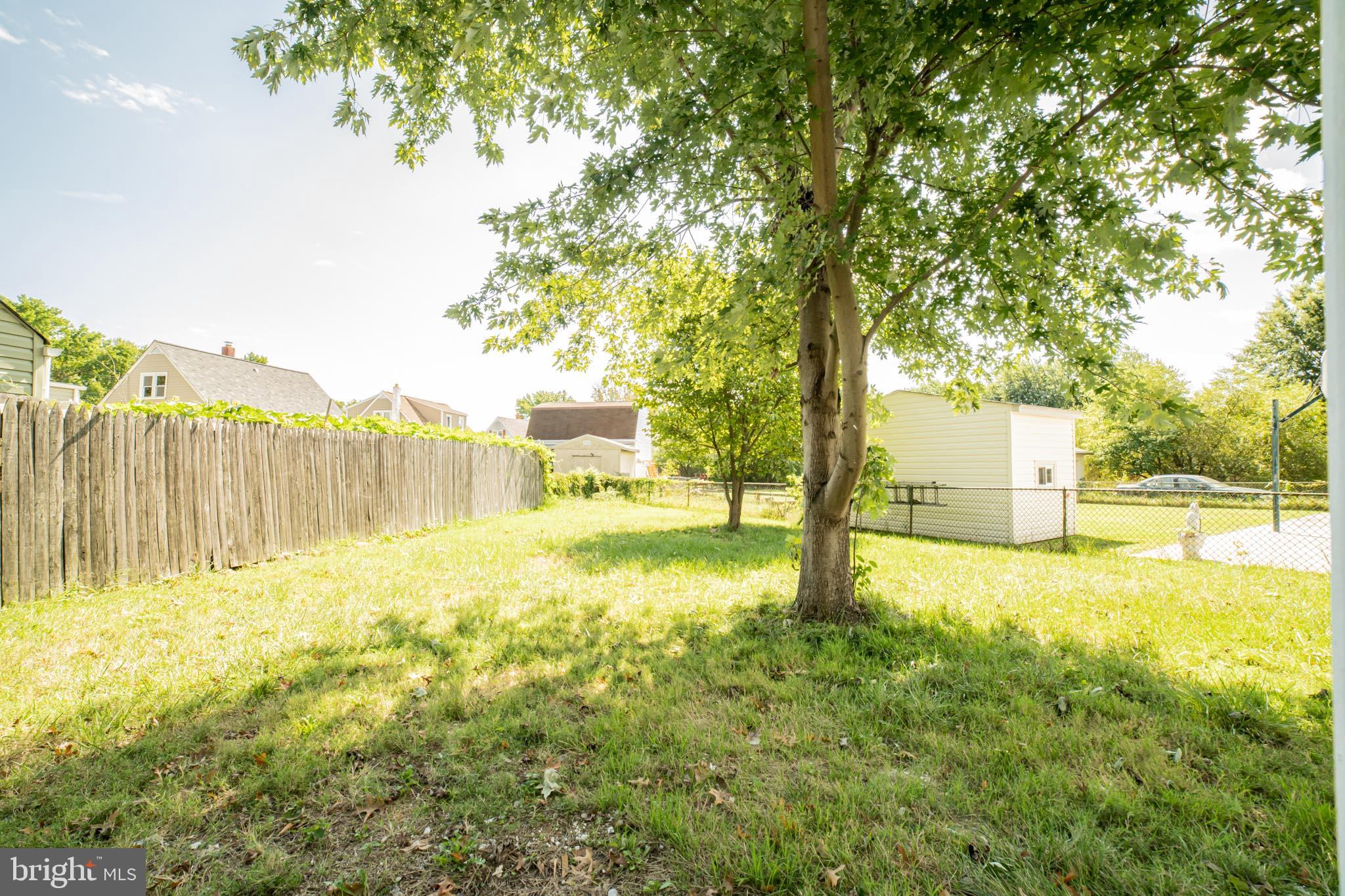 7813 New Battle Grove Road Baltimore, MD 21222 - Photo 40 of 41 Back yard view