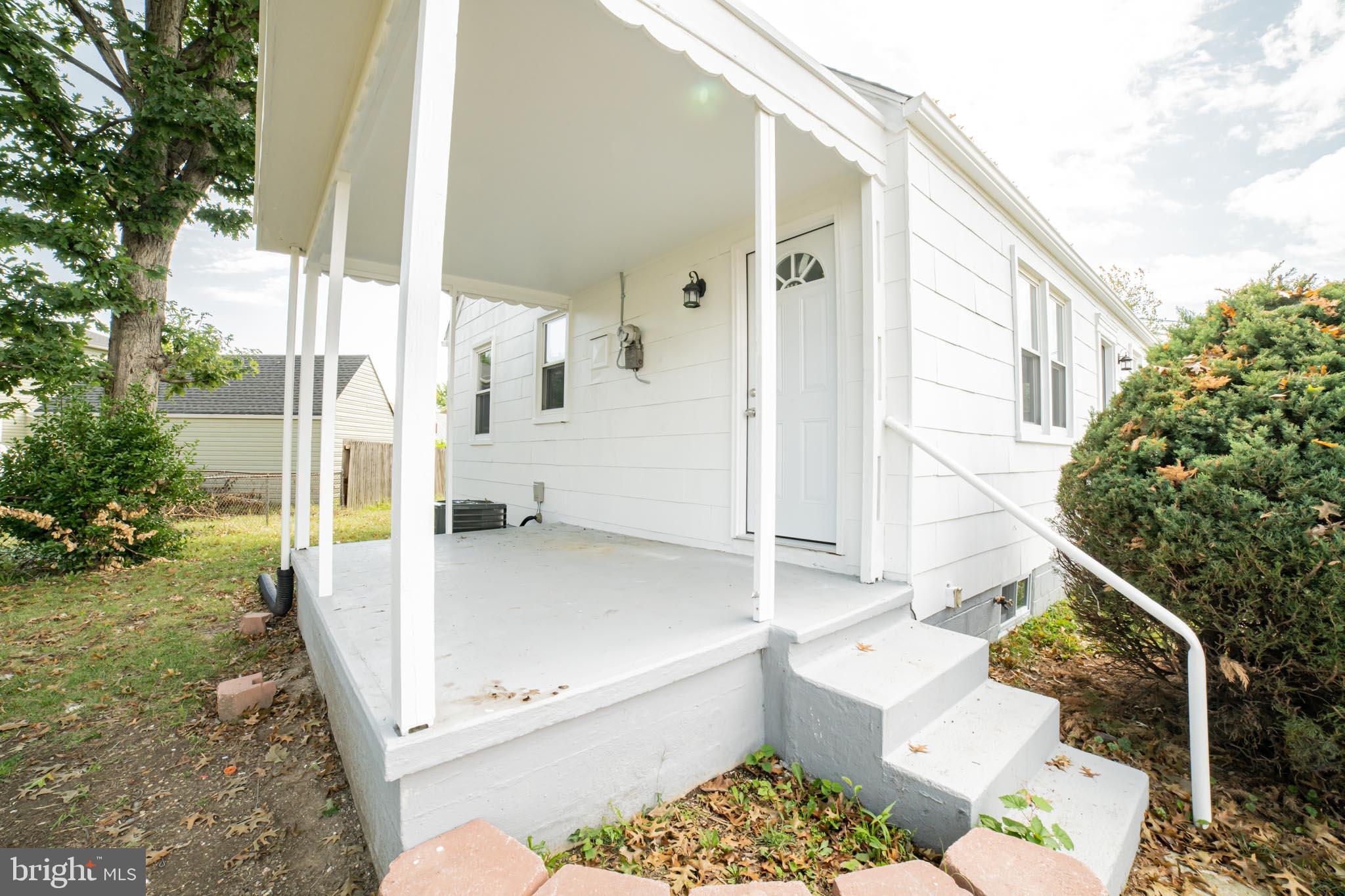 7813 New Battle Grove Road Baltimore, MD 21222 - Photo 5 of 41 Side Porch