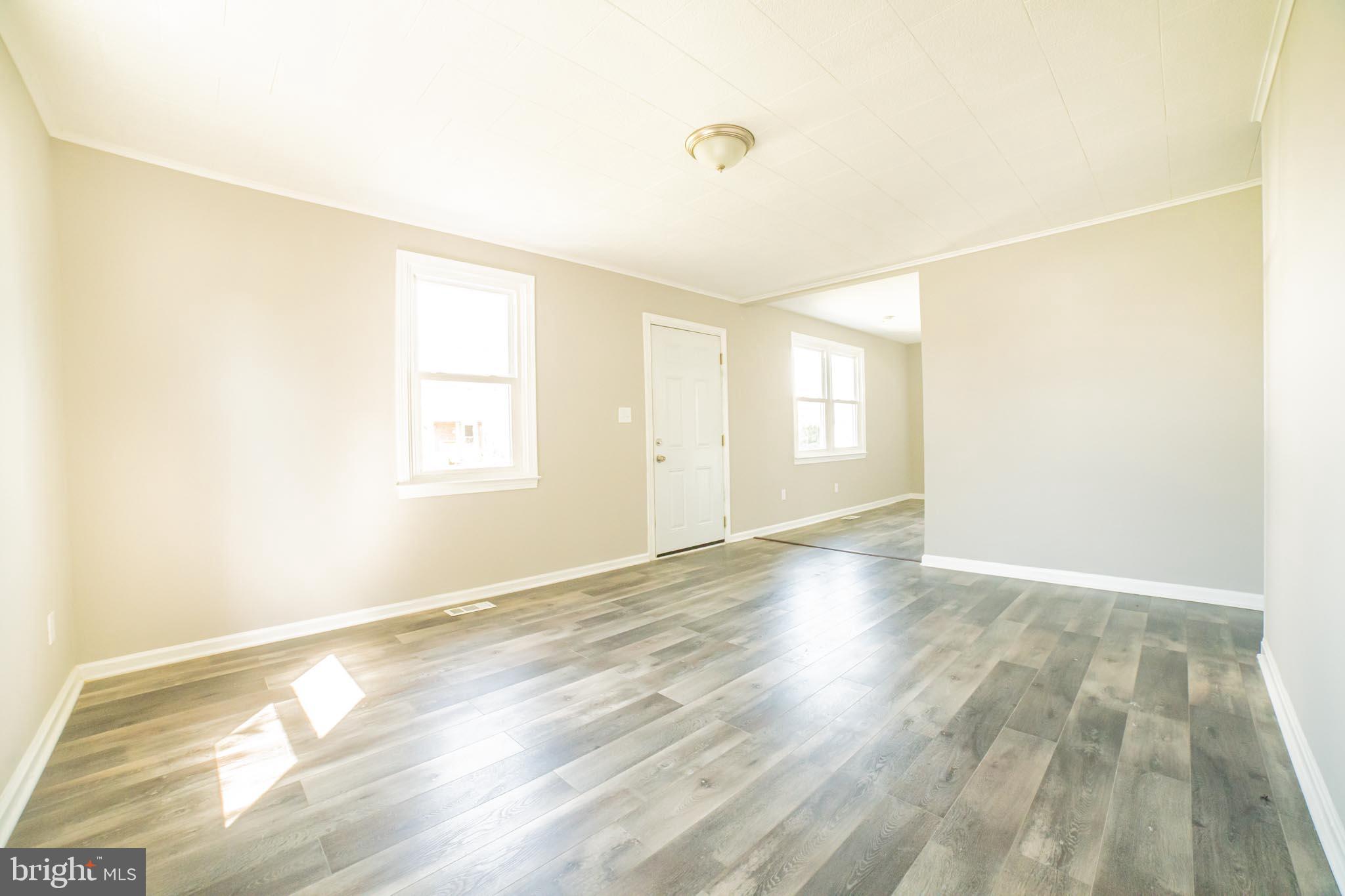 7813 New Battle Grove Road Baltimore, MD 21222 - Photo 9 of 41 Main Living Rm