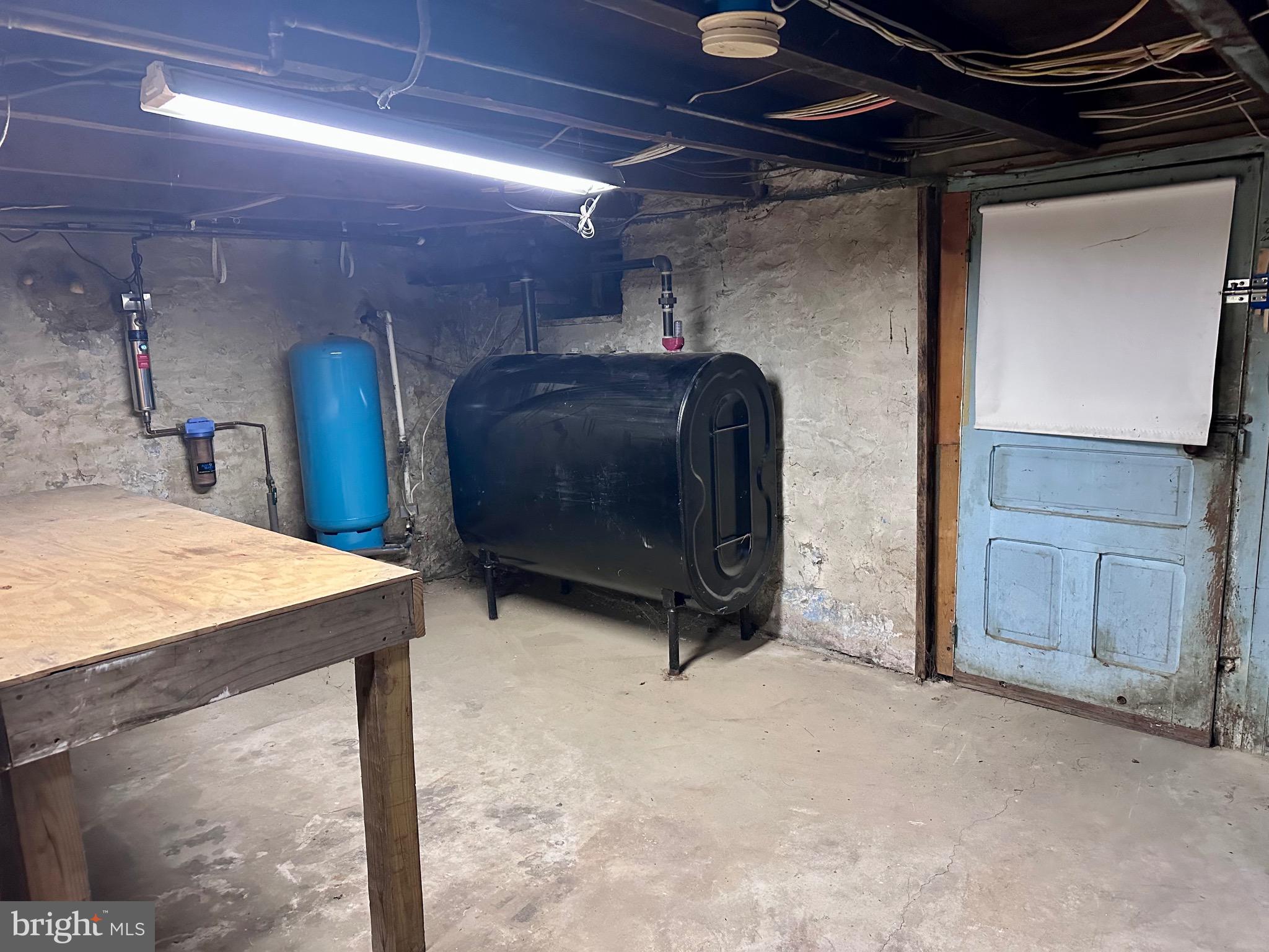 707 Dunkels Church Road Kutztown, PA 19530 - Photo 30 of 37 a utility room with dryer and washer