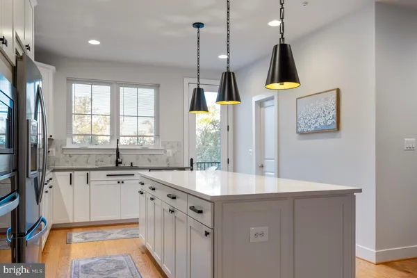 $909,900 | 5509 Valmarana Way, Alexandria, VA 22312