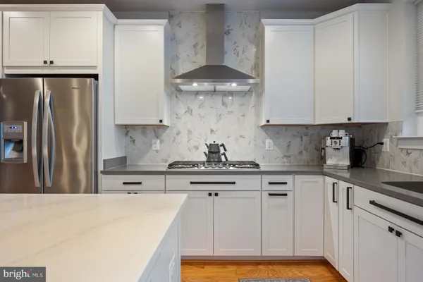 $909,900 | 5509 Valmarana Way, Alexandria, VA 22312